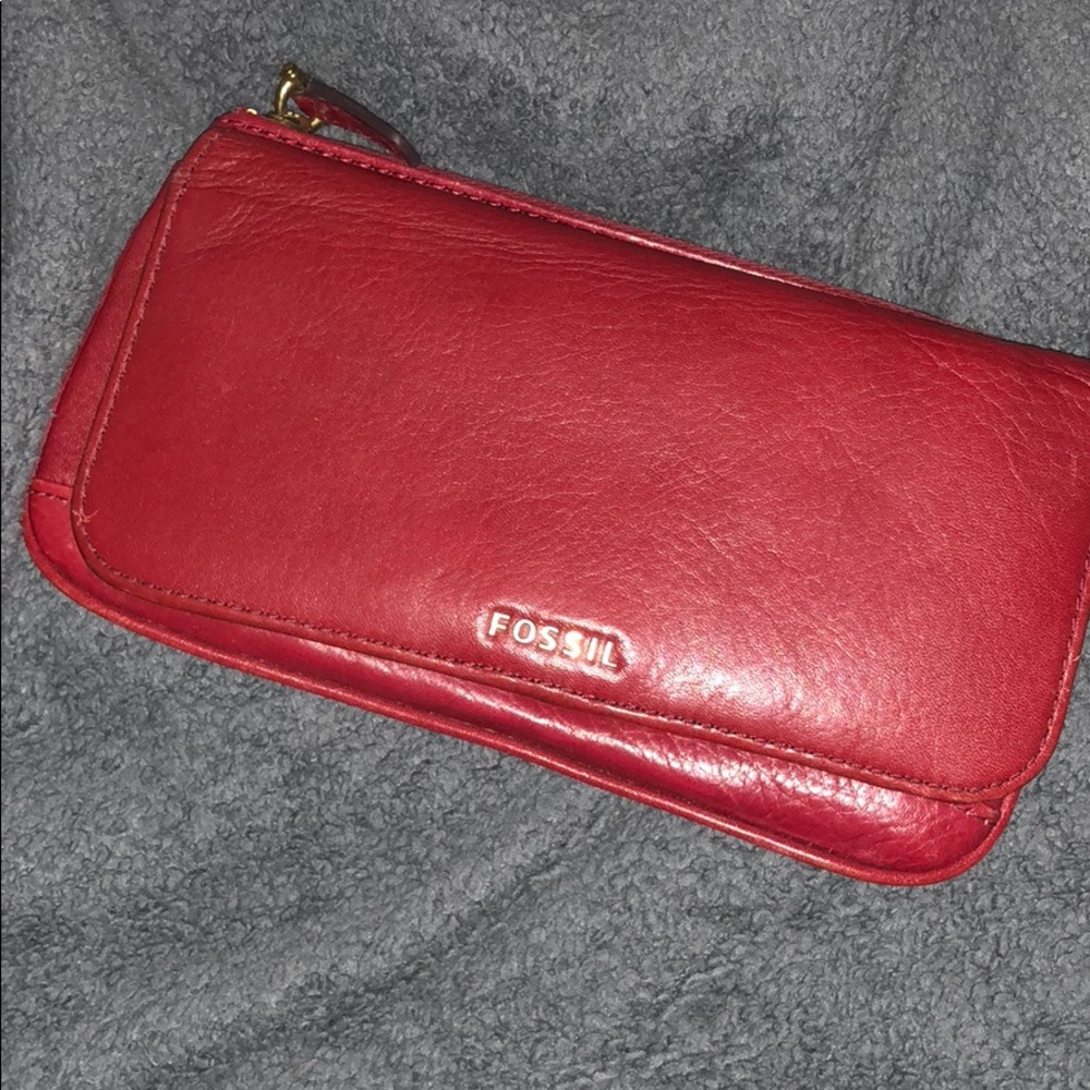 Red Fossil wallet.